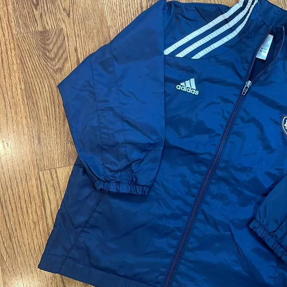 Youth Notre Dame Fighting Irish Adidas Zip Up Windbreaker/Jacket. Size S 8-10.